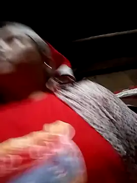 Snapshot of Love-Mama33 chatting on November 21, 10:36 am Love-Mama33 online show from November 21, 10:36 am