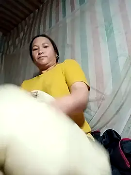 Snapshot of Love-Mama33 chatting on February 5, 10:05 pm Love-Mama33 online show from February 5, 10:05 pm