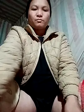 Snapshot of Love-Mama33 chatting on February 3, 11:32 pm Love-Mama33 online show from February 3, 11:32 pm