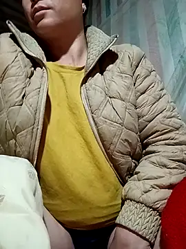 Snapshot of Love-Mama33 chatting on February 10, 9:03 pm Love-Mama33 online show from February 10, 9:03 pm