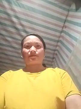 Snapshot of Love-Mama33 chatting on October 29, 1:10 pm Love-Mama33 online show from October 29, 1:10 pm