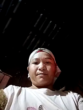 Snapshot of Love-Mama33 chatting on December 2, 10:44 pm Love-Mama33 online show from December 2, 10:44 pm