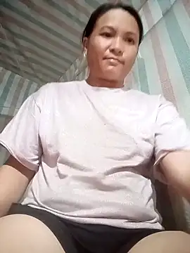 Snapshot of Love-Mama33 chatting on October 26, 2:50 pm Love-Mama33 online show from October 26, 2:50 pm