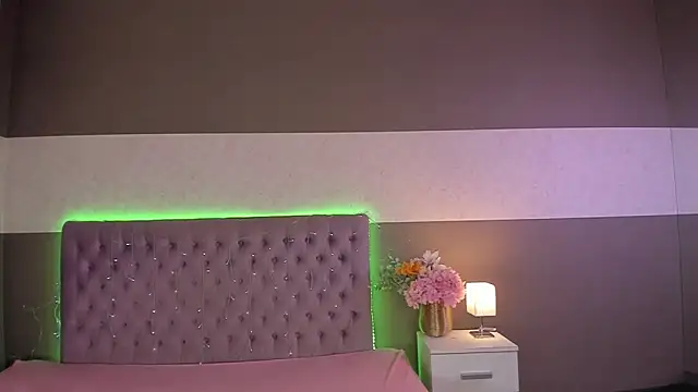 NathalyStars online show from April 2, 12:45 pm