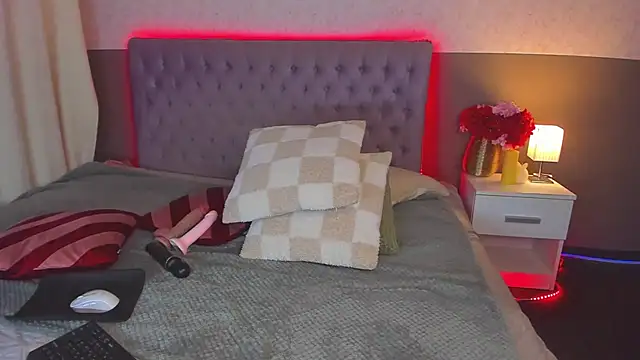 NathalyStars online show from November 17, 1:48 pm