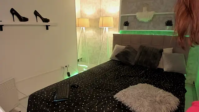 IsabelKiss online show from November 15, 6:39 am