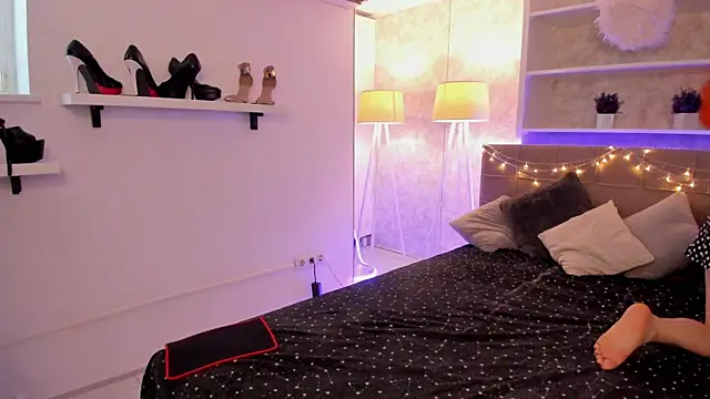 IsabelKiss online show from April 5, 5:47 am