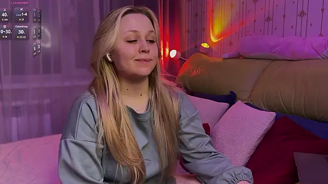 Estella Elwood online show from March 14, 6:14 pm