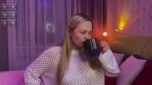 Estella Elwood online show from March 1, 6:19 pm