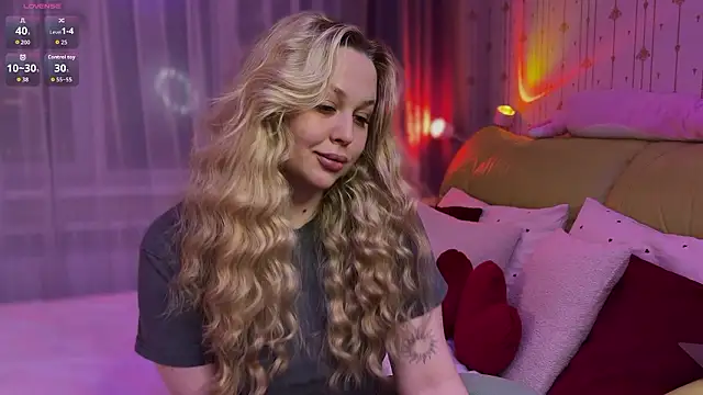 Estella Elwood online show from March 13, 2:00 pm