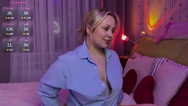 Estella Elwood online show from February 11, 1:44 pm