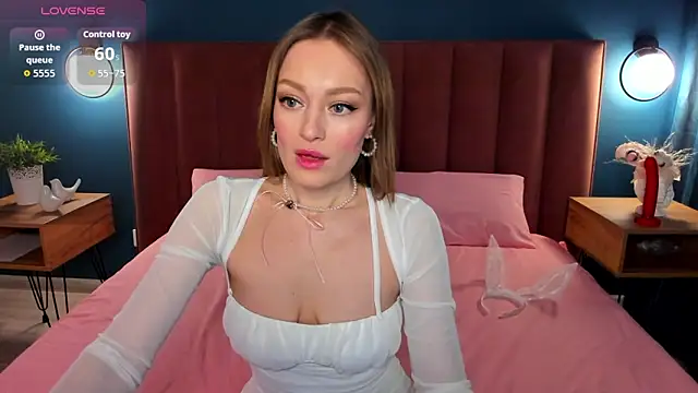 EvelynPoole online show from April 2, 1:35 am