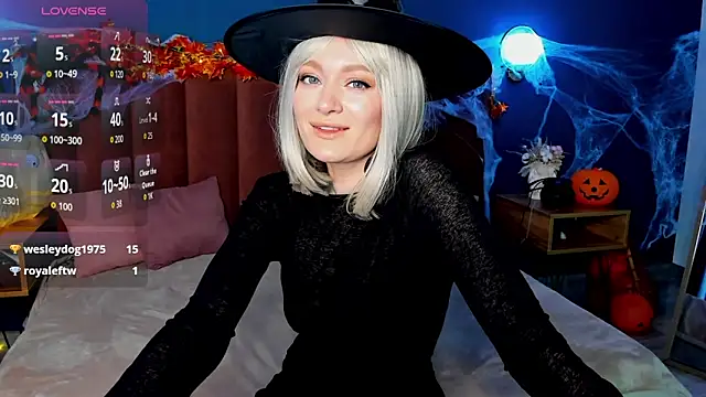 Snapshot of EvelynPoole chatting on October 23, 1:48 am EvelynPoole online show from October 23, 1:48 am