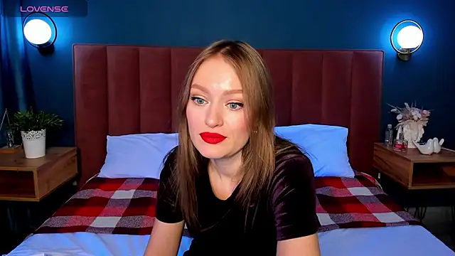 EvelynPoole online show from December 5, 1:27 am