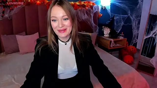 Snapshot of EvelynPoole chatting on October 21, 1:38 am EvelynPoole online show from October 21, 1:38 am