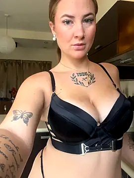 Snapshot of ManjaWinkler chatting on November 26, 6:57 am ManjaWinkler online show from November 26, 6:57 am