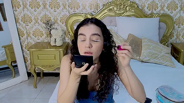 JessB  online show from October 28, 7:35 pm