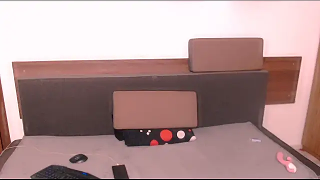 Snapshot of AMOURSWEET2025 chatting on October 4, 8:10 pm AMOURSWEET2025 online show from October 4, 8:10 pm