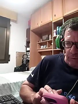 Snapshot of gigolobcn chatting on May 25, 2:33 am gigolobcn online show from May 25, 2:33 am
