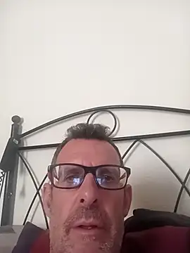 gigolobcn online show from April 15, 1:15 pm