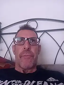 gigolobcn online show from April 12, 4:32 pm