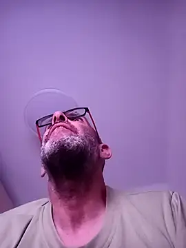 gigolobcn online show from March 28, 10:00 pm