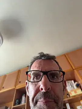 Snapshot of gigolobcn chatting on May 1, 3:06 pm gigolobcn online show from May 1, 3:06 pm