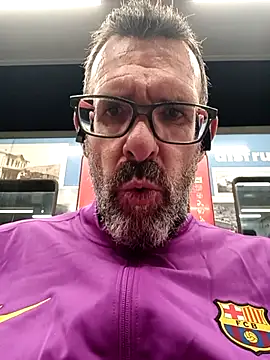 gigolobcn online show from April 7, 9:05 pm