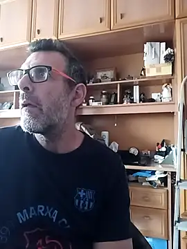 Snapshot of gigolobcn chatting on May 9, 1:25 pm gigolobcn online show from May 9, 1:25 pm