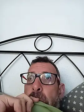 gigolobcn online show from April 2, 5:30 pm