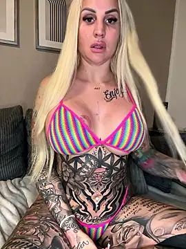 CoraDiamond online show from January 8, 12:05 am