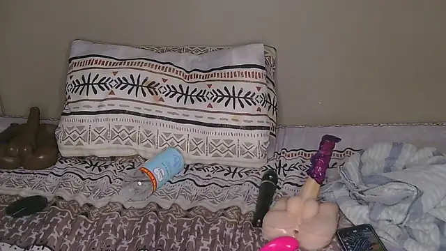 Snapshot of CherieBlushX chatting on June 7, 7:35 am CherieBlushX online show from June 7, 7:35 am