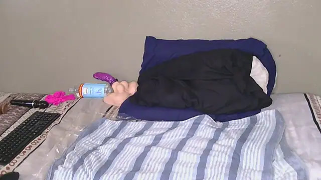 Snapshot of CherieBlushX chatting on October 20, 5:57 pm CherieBlushX online show from October 20, 5:57 pm