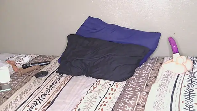 Snapshot of CherieBlushX chatting on October 19, 5:48 pm CherieBlushX online show from October 19, 5:48 pm