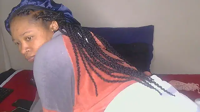 Snapshot of CherieBlushX chatting on July 13, 4:34 am CherieBlushX online show from July 13, 4:34 am