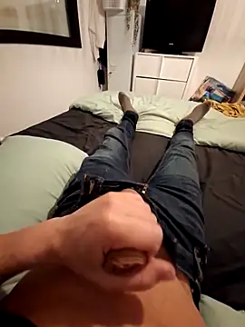 Yoaannn online show from October 31, 5:20 pm