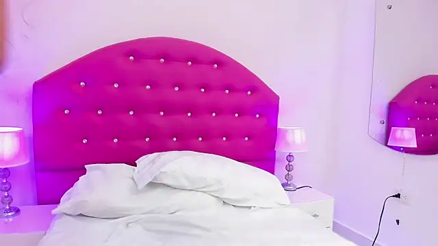 STEFANY MOLL online show from November 27, 4:13 am