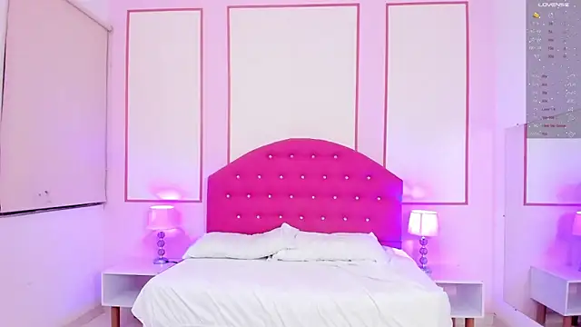 STEFANY MOLL online show from October 26, 4:02 am