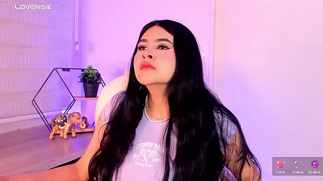 Emma  clark  online show from November 27, 12:49 pm