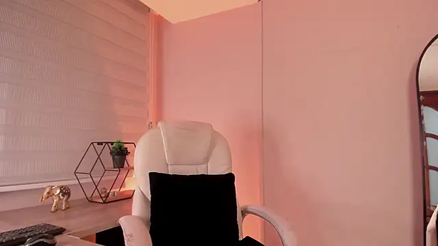 Emma  clark  online show from March 21, 12:31 pm