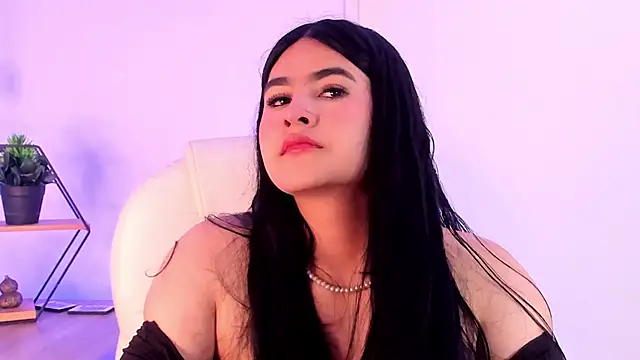 Emma  clark  online show from November 28, 12:49 pm