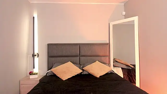 Emma  clark  online show from February 26, 1:11 pm