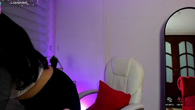 Emma  clark  online show from November 29, 12:16 pm