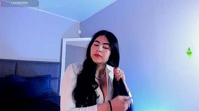 Emma  clark  online show from December 2, 11:23 am