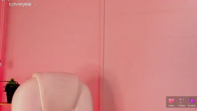 Emma  clark  online show from November 24, 1:00 pm