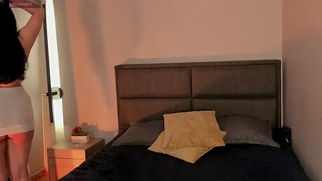 Emma  clark  online show from April 14, 12:21 pm