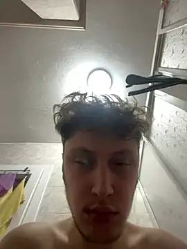 Snapshot of efeees35 chatting on February 23, 6:19 pm efeees35 online show from February 23, 6:19 pm