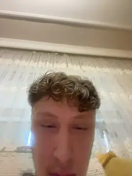 Snapshot of efeees35 chatting on February 17, 2:03 pm efeees35 online show from February 17, 2:03 pm