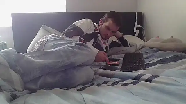 Snapshot of Eclipticice94 chatting on October 23, 3:54 pm Eclipticice94 online show from October 23, 3:54 pm