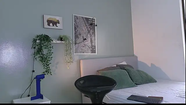 Snapshot of Nickifox__ chatting on November 19, 7:25 pm Nickifox online show from November 19, 7:25 pm